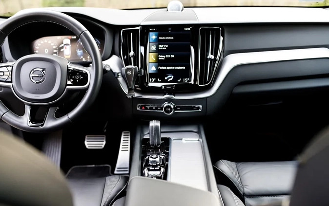 Volvo XC 60 cena 219000 przebieg: 76700, rok produkcji 2020 z Pszczyna małe 352